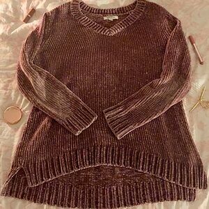 Orvis V-Neck Sweater in Deep pink